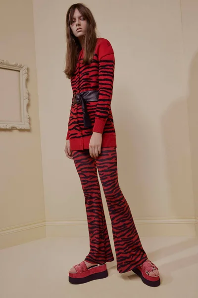 Look 10